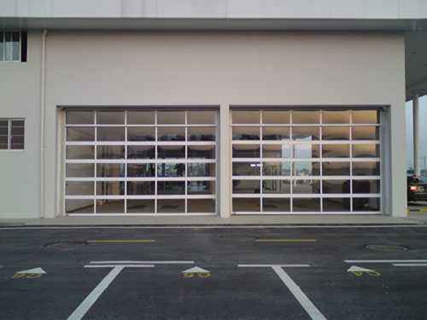 工業(yè)提升門